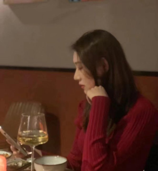 日赢配资 宗馥莉母亲04年接受采访：“那时候蛮单纯的，想到他失去太多关爱我就心软了” 宗庆后听后落泪